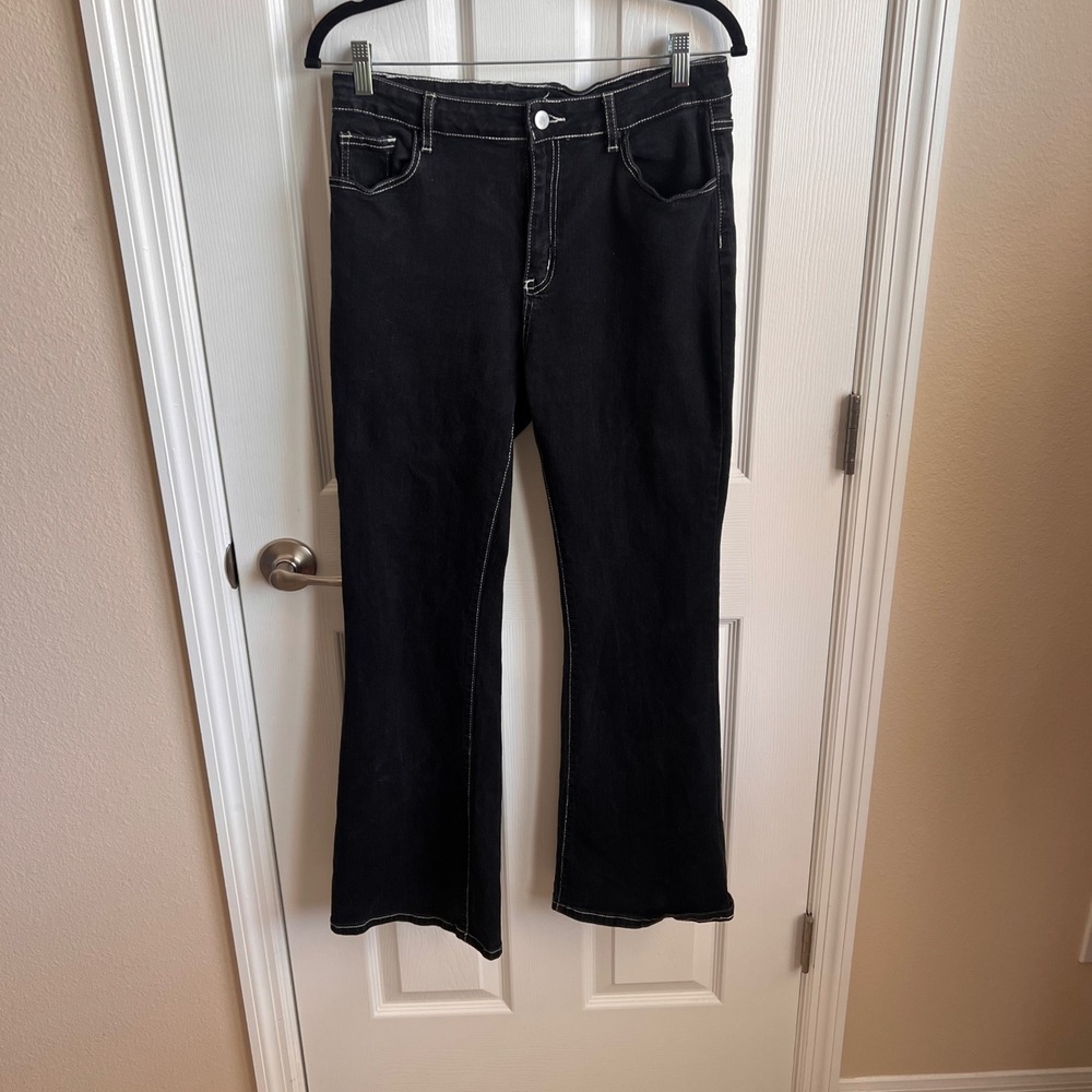 Black Flare Jeans XL High‎ Waisted Flower Pocket Detail White Stitching Retro